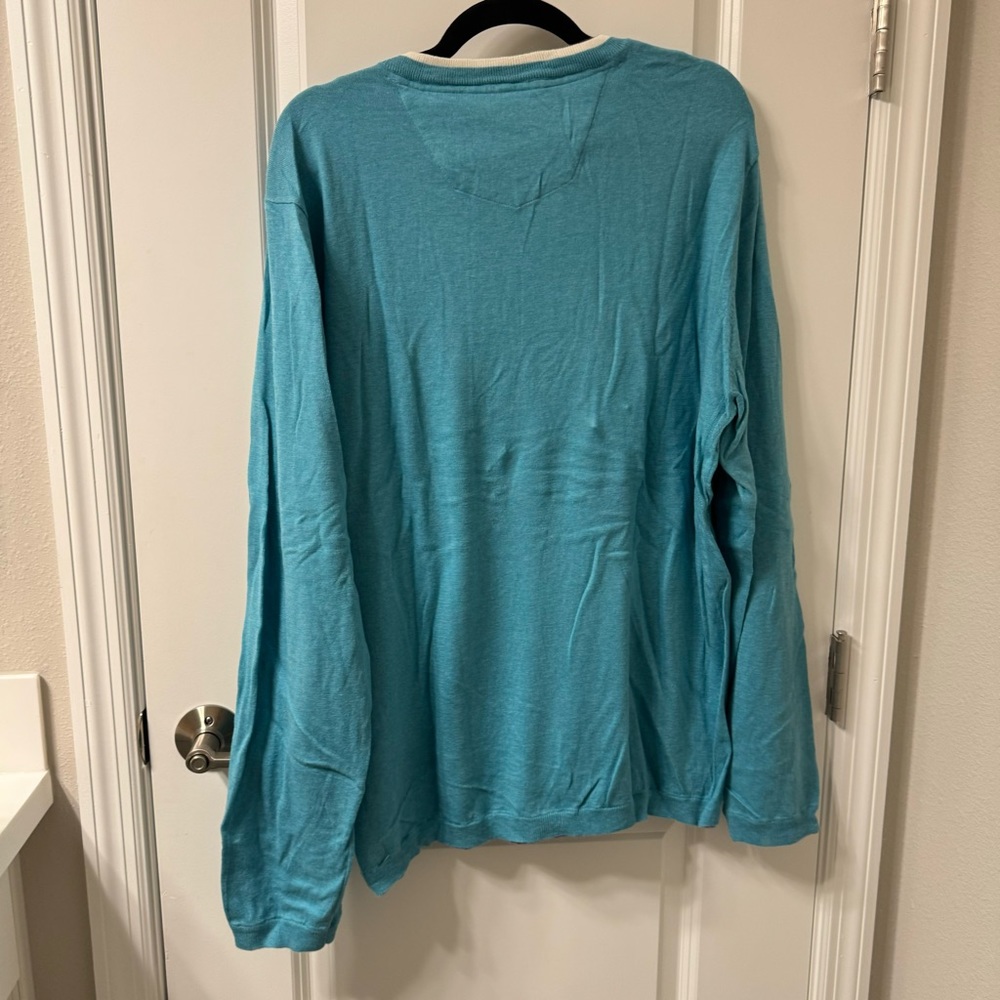 Robert Graham Sweater NWT - Picture 2 of 3